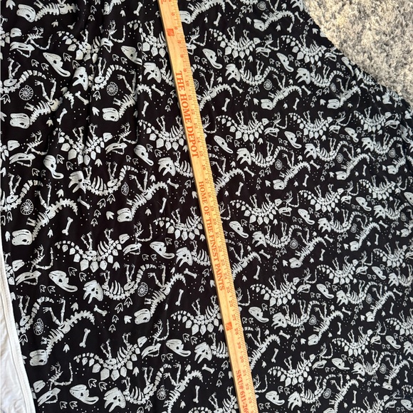 Dinosaur Fossil Pattern Throw Blanket - Black and White - Picture 4 of 8